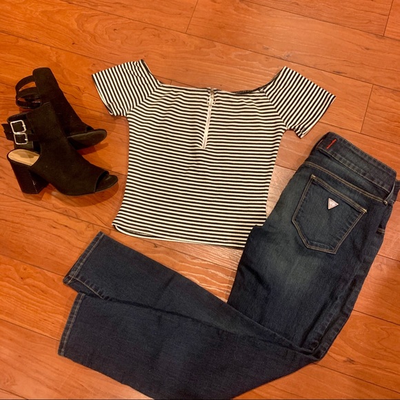 Guess Denim - 🚨SOLD🚨Guess Medium Rise Jeans